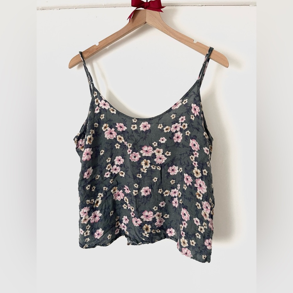 American Eagle Navy Floral Sleeveless Top Pink Cream Lightweight Summer Blouse